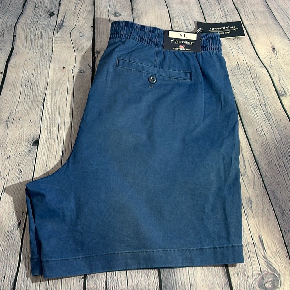 NWT - Vineyard Vines Men's Jetty 7" Short (XL)